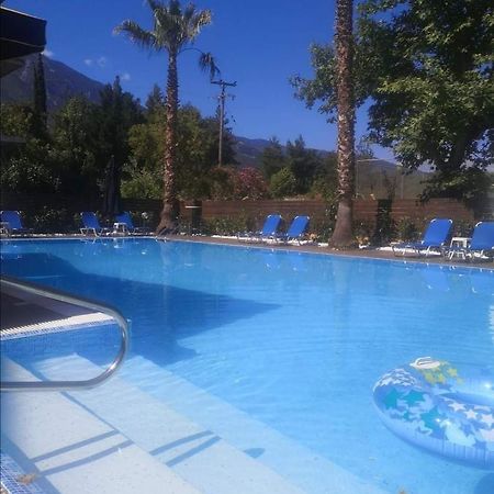 Hotel Ena Loutra Ipatis Exterior foto