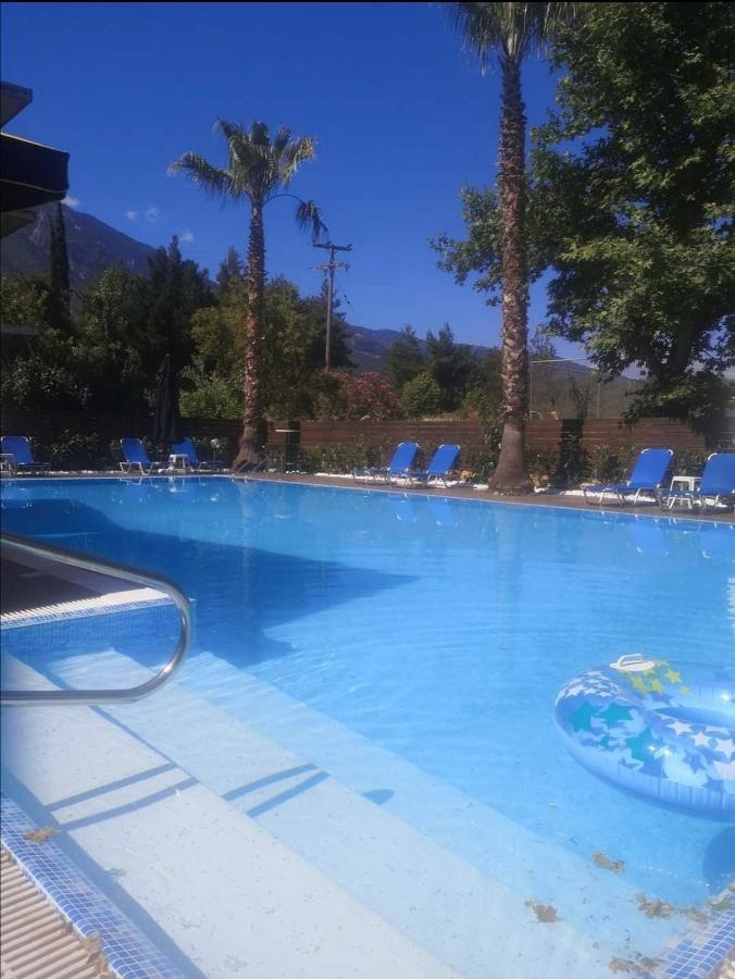 Hotel Ena Loutra Ipatis Exterior foto