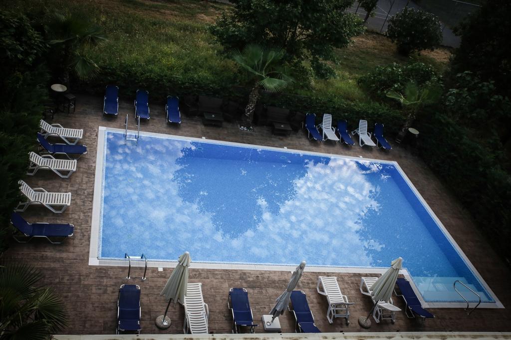 Hotel Ena Loutra Ipatis Exterior foto