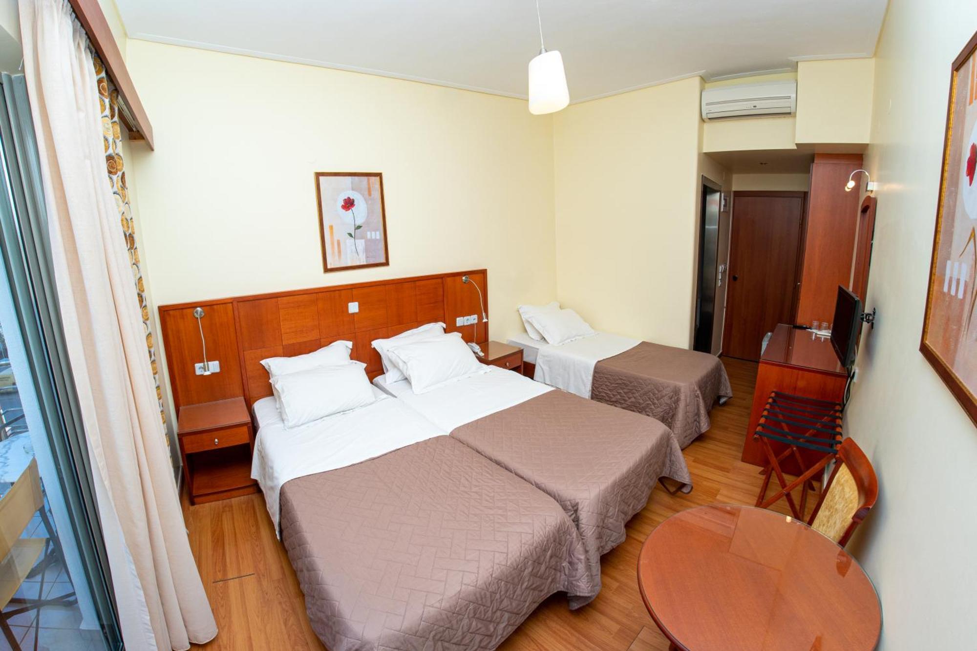 Hotel Ena Loutra Ipatis Exterior foto
