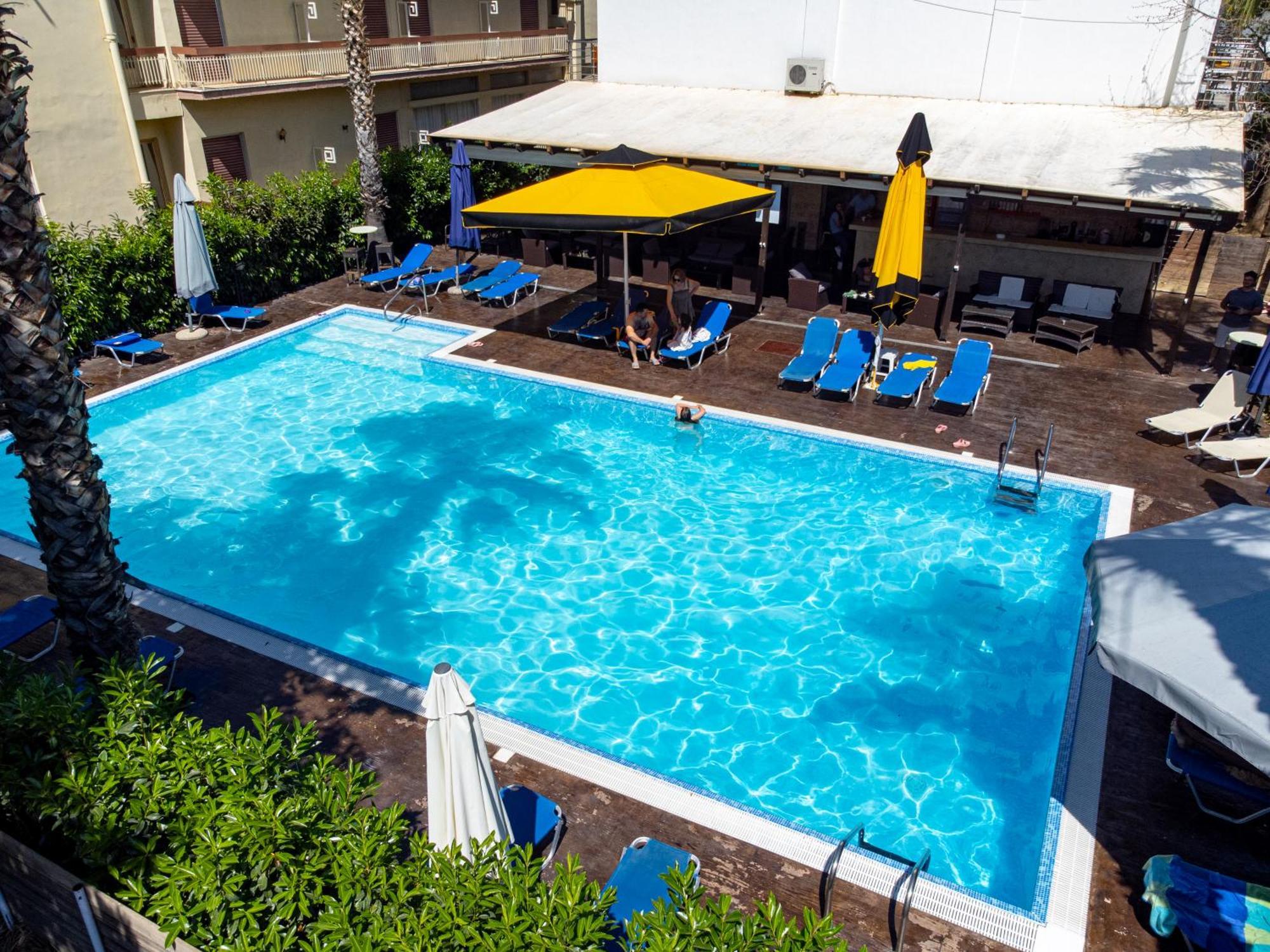 Hotel Ena Loutra Ipatis Exterior foto