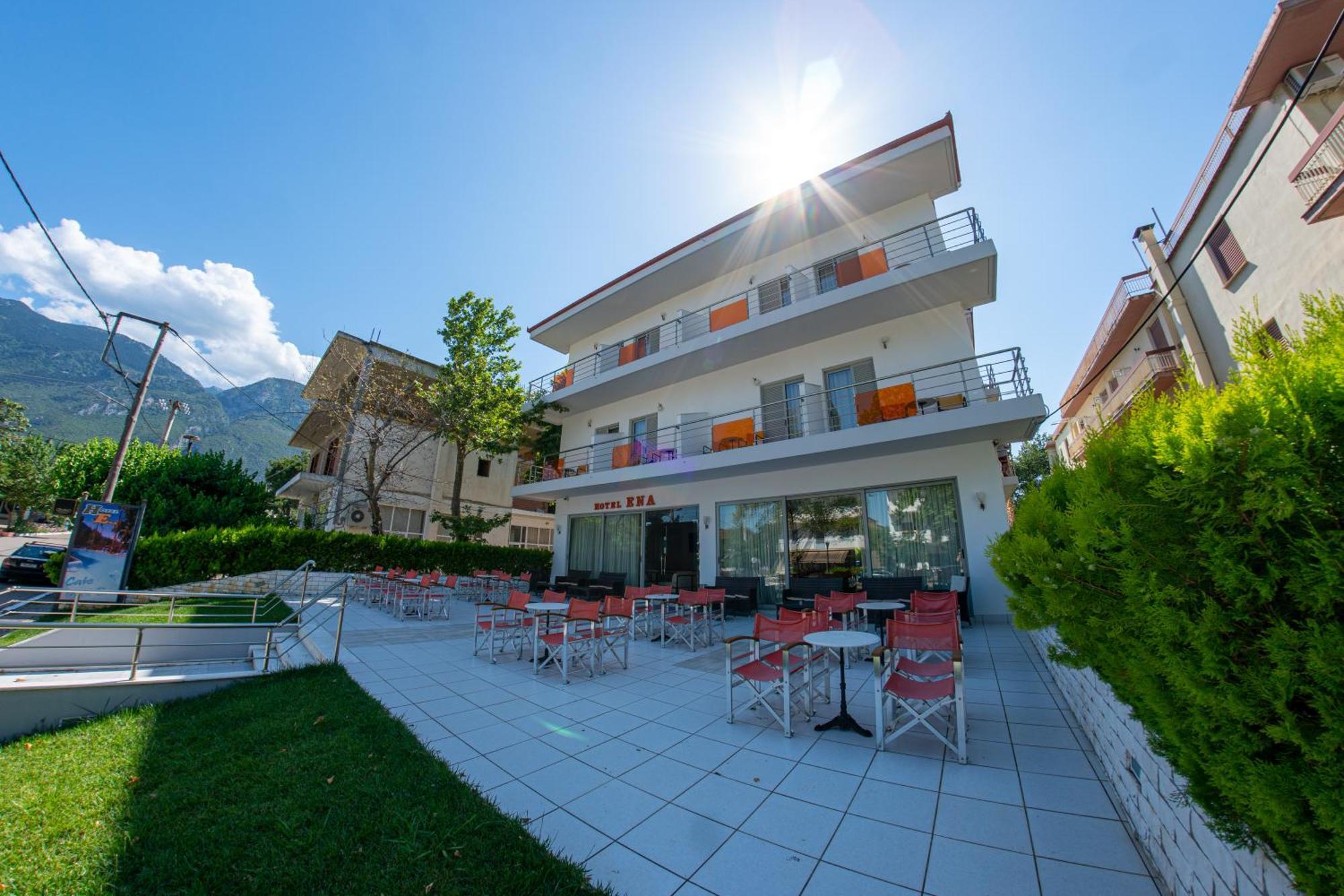 Hotel Ena Loutra Ipatis Exterior foto