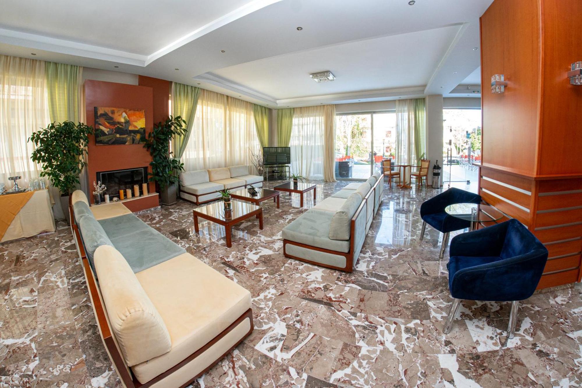 Hotel Ena Loutra Ipatis Exterior foto
