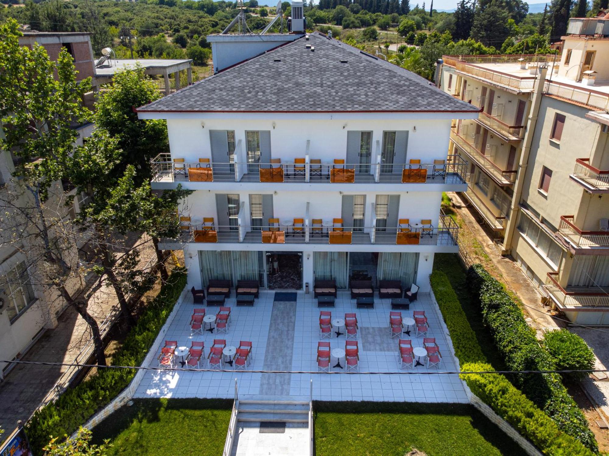 Hotel Ena Loutra Ipatis Exterior foto